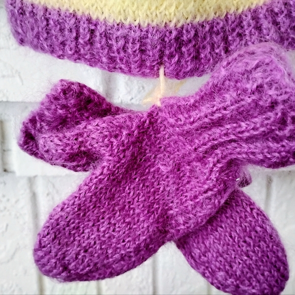 Kid's Hat/Mittens Set - Picture 6 of 7